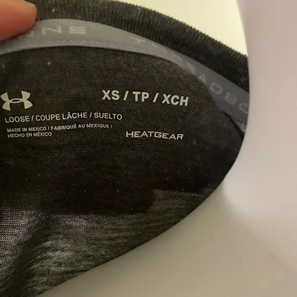Under Armour Short Sleeve‎ V-neck T-Shirt Women's Gray XS